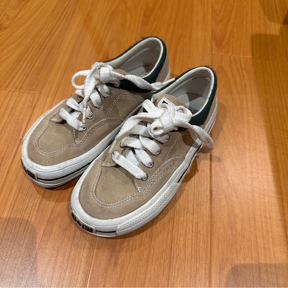 Converse Low Top Sneakers Tan Colour size 3.5Y / 5 Women’s